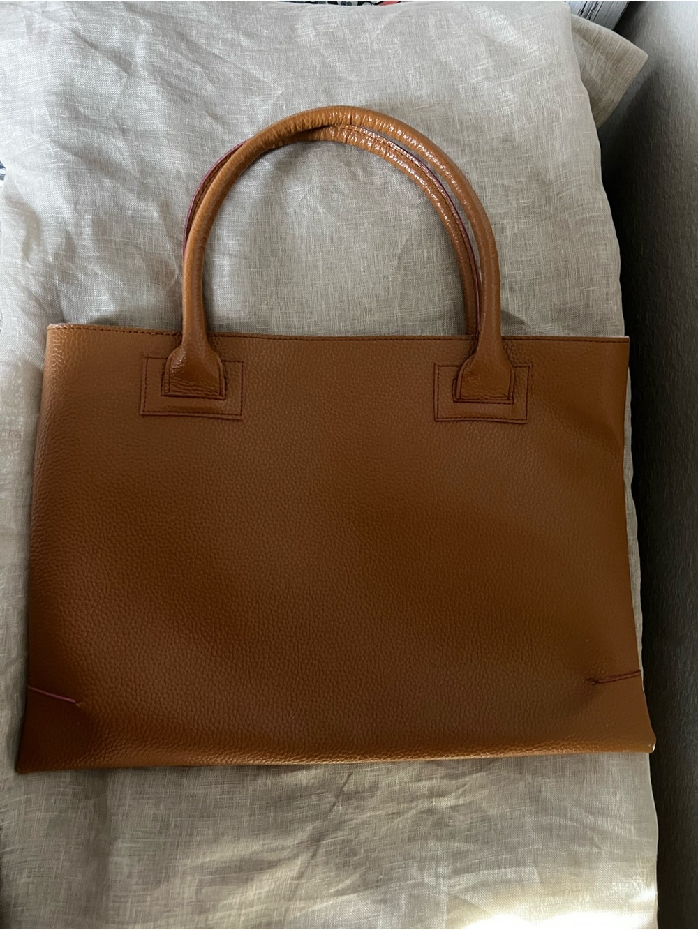 MSC MainStreet Collection tan faux leather zippered handbag